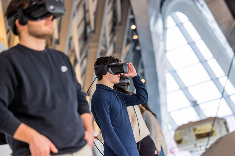 Gafas de realidad virtual para volar y transportarte a las ciudades del futuro 