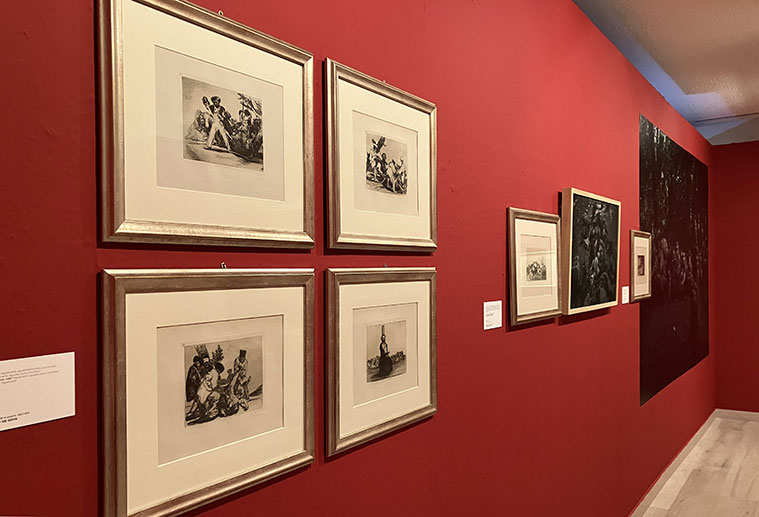 Una exposición en el Patio de la Infanta tiende puentes entre los grabados del pintor y el trabajo de los dos fotoperiodistas aragoneses