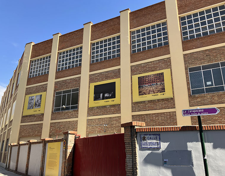 La antigua fábrica de Ambar alberga la exposición fotográfica 'Gigantes. Espacios, memoria y tiempo'