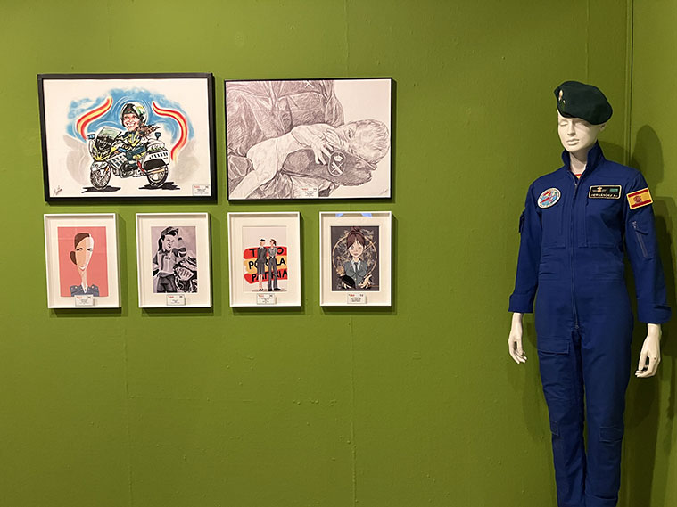 La exposición reúne 170 obras de artistas de todo el mundo con su visión sobre las mujeres españolas con uniformes