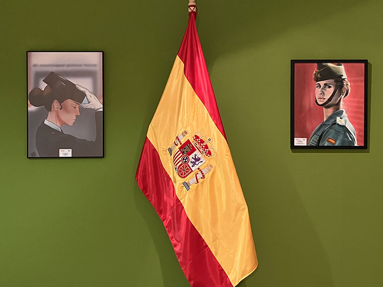 Mujeres de uniforme: 35 años al servicio de España