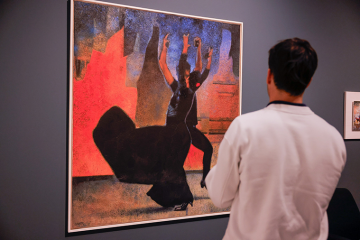 La pintora aragonesa sorprende a sus 76 años con una exposición, 'Luz increada', en la explora nuevas formas de expresión