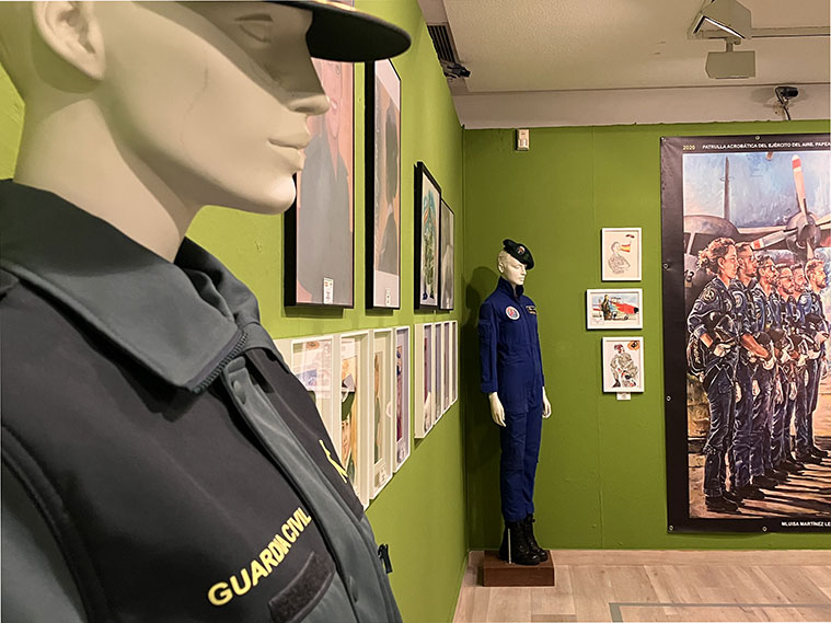 Exposición 'Mujeres de uniforme. 35 años al servicio de España'