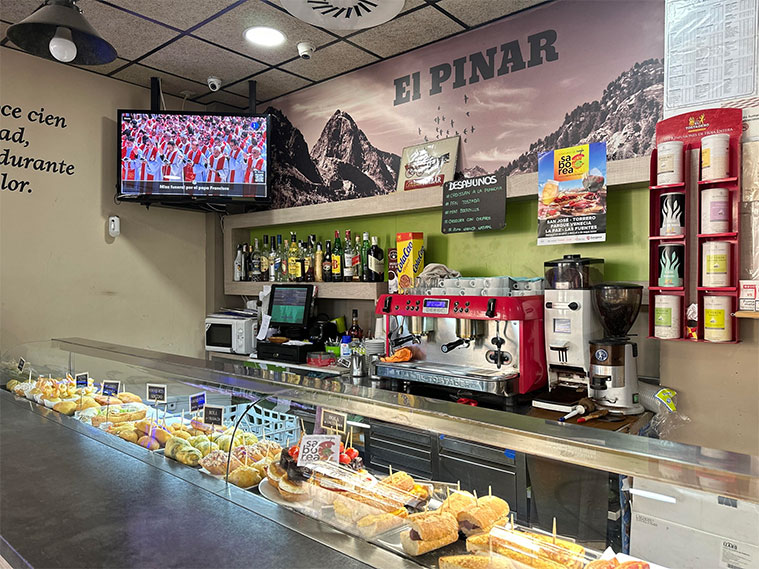 Cafetería-bar El Pinar en el Barrio de Torrero