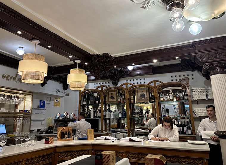 Barra de la planta calle de Casa Lac