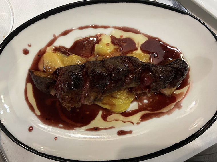 Casa Lac plato de carne