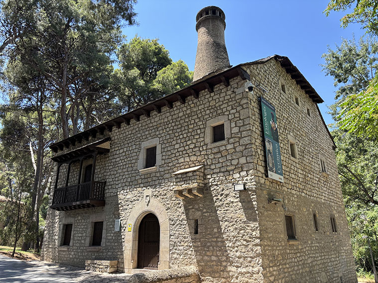 Casa Pirenaica sede de Etnología del Museo de Zaragoza Parque Grande