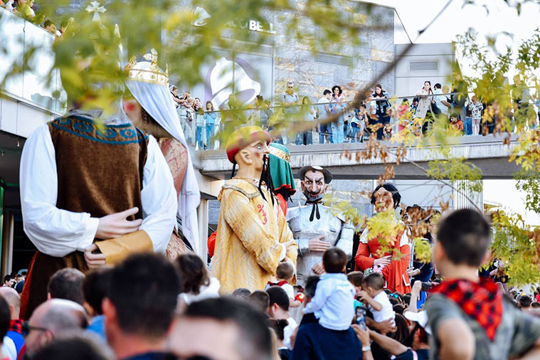 Comparsa de Gigantes y Cabezudos Fiestas del Pilar