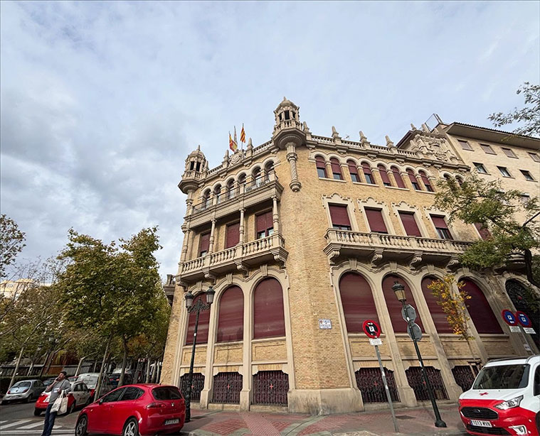 Edificio sede de la Cruz Roja en Zaragoza