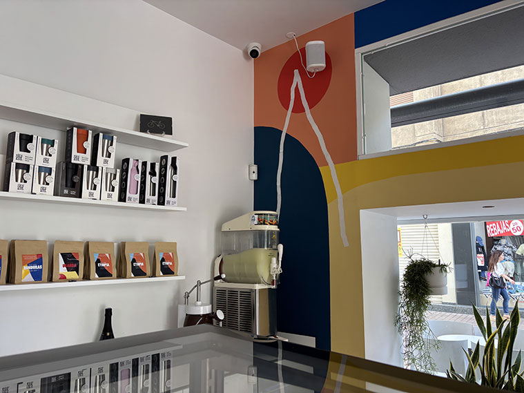 El interior de Matisse Café cuenta también con una selección de cafés a la venta para llevarse a casa y seguir disfrutando de sus aromas y sabores