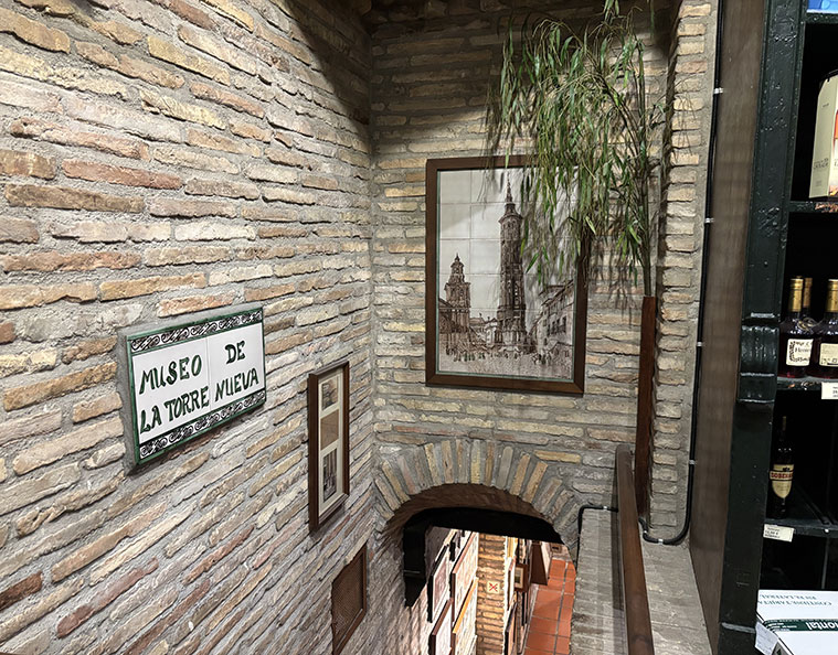Entrada al Museo de la Torre Nueva en Montal