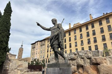 Estatua de César Augusto en Zaragoza