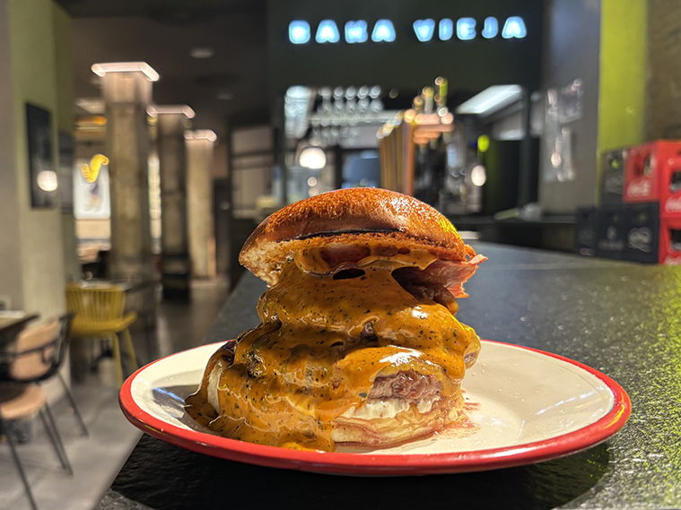 Hamburguesa en el Baka Vieja de Zaragoza