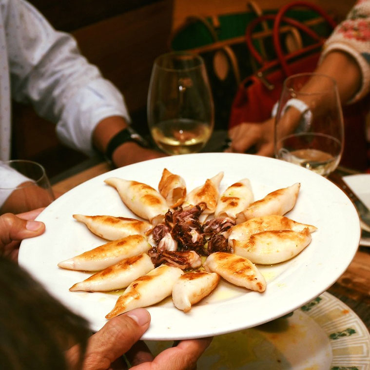 Ración de calamares en el Mesón Martín