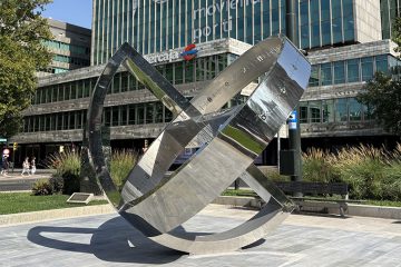 Reloj solar 'Conciencia Global' Plaza Paraiso Zaragoza