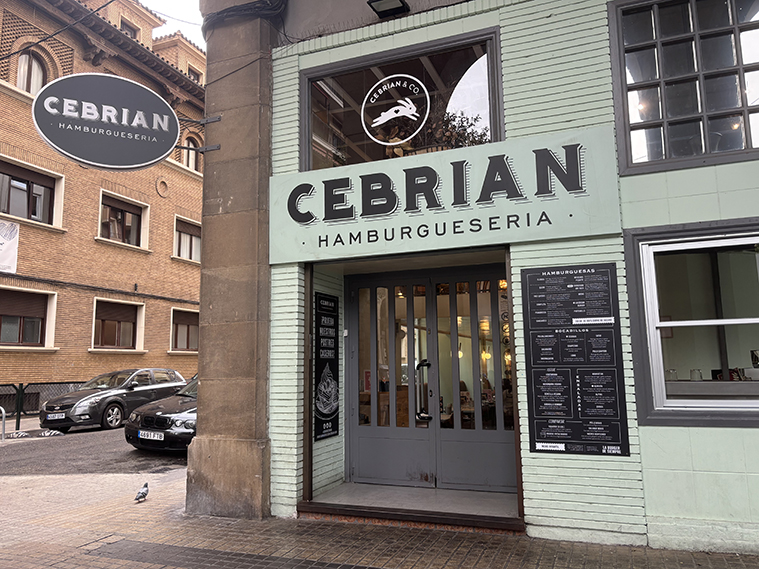 Vista exterior de la Hamburguesería Cebrián San Francisco