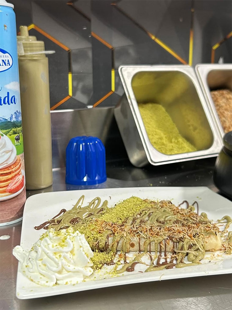 crepes en la cafeteria goldie zaragoza
