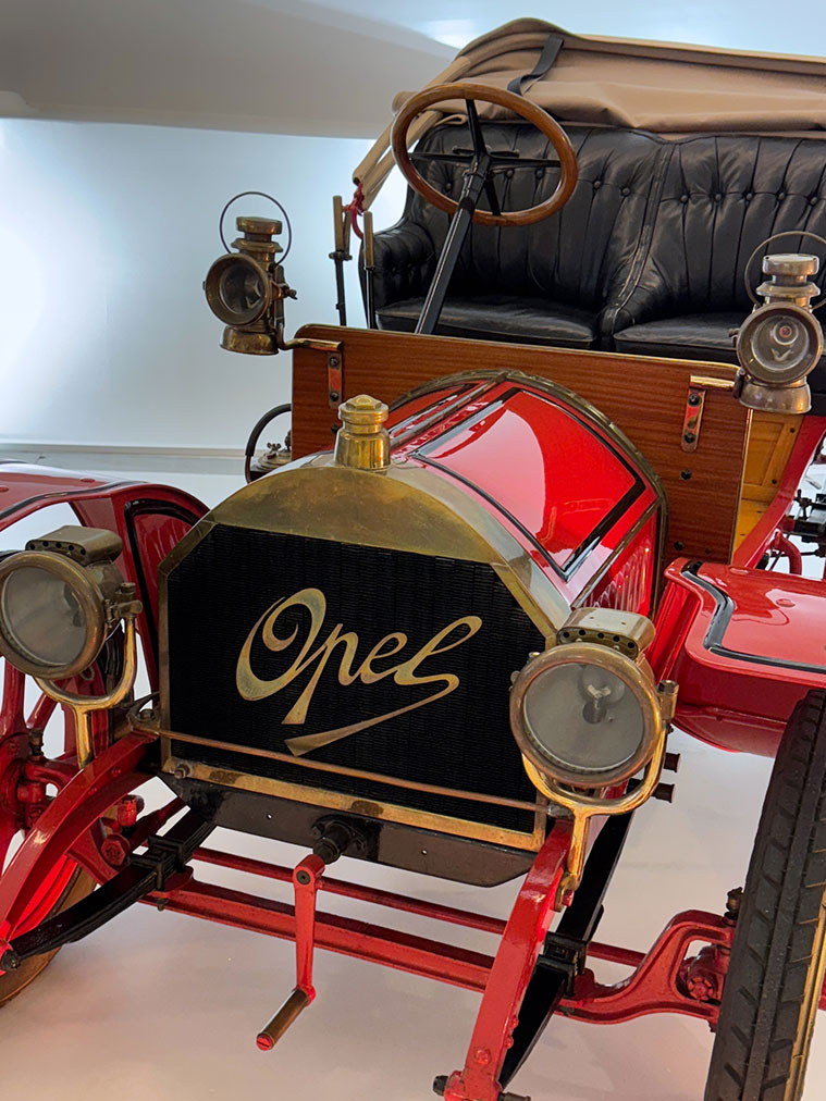 Exposición 'Opel love' Mobility City en Zaragoza