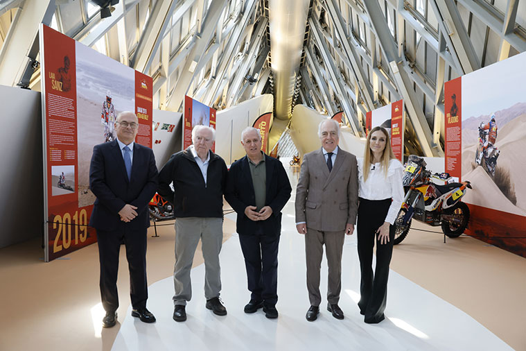 Exposición Reinas del Desierto Mobility City Fundación Ibercaja