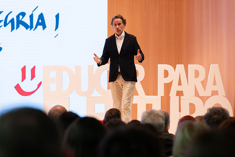 Fundación Ibercaja inaugura con Víctor Küppers una edición especial de "Educar para el futuro'