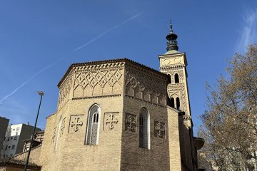 La Iglesia de San Miguel de los Navarros acoge la mítica campana de los perdidos, cuyo sonido guiaba a los labradores perdidos