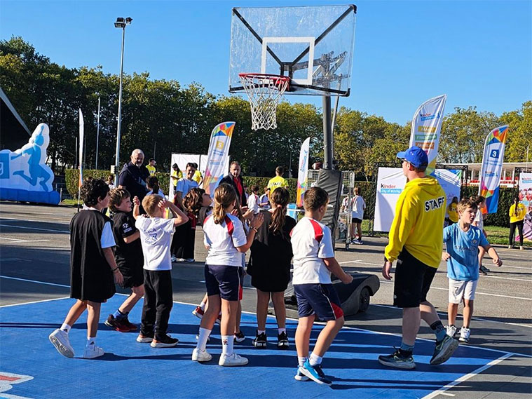 Kinder Joy of moving Experience Plaza del Pilar Zaragoza