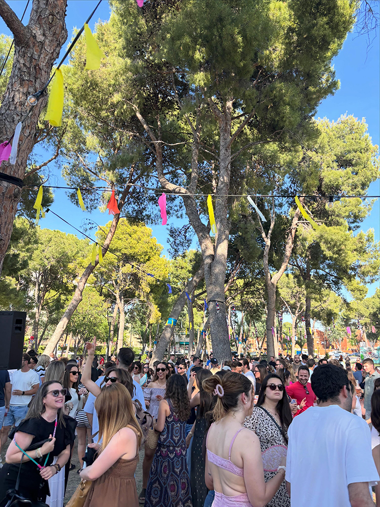 Zaragoza Florece Público Concierto Parque Grande